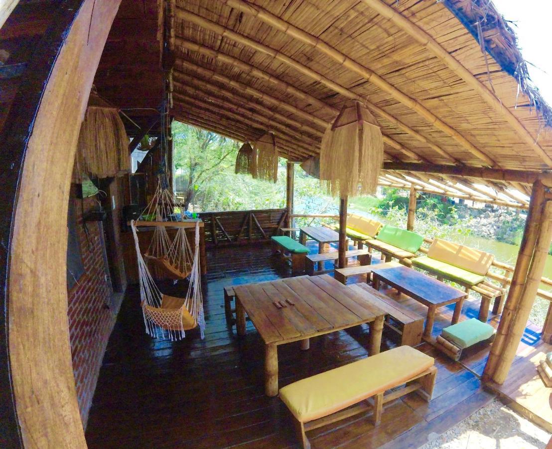 Iguana Beach House Ostello Montañita Esterno foto
