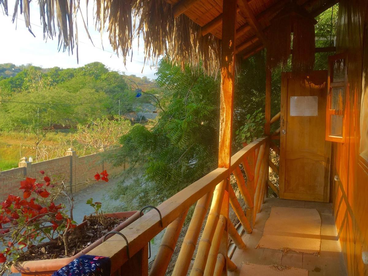 Iguana Beach House Ostello Montañita Esterno foto