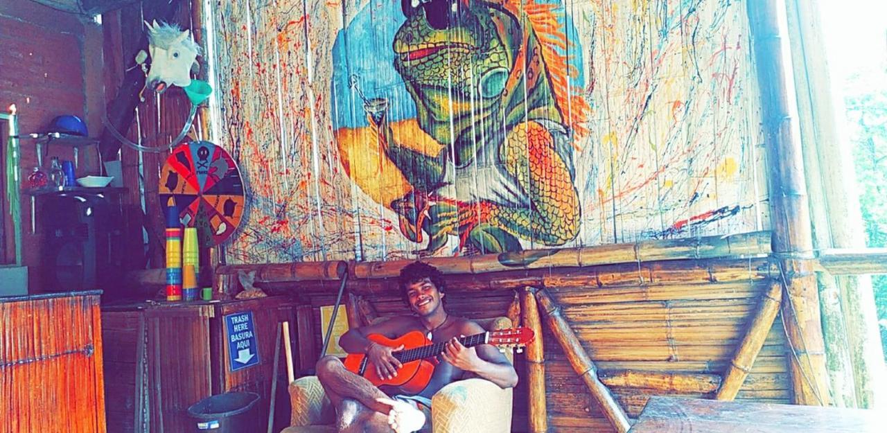 Iguana Beach House Ostello Montañita Esterno foto